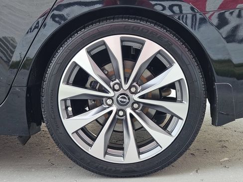 Used 2023 Nissan Maxima Platinum w/ Sport Mat Group FWD image 28