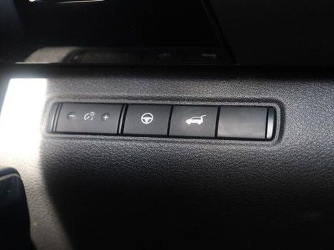 Certified 2025 Nissan Pathfinder SV w/ SV Premium Package FWD image 22