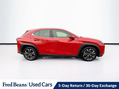 Used 2019 Lexus UX 200 image 8