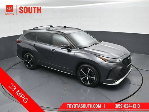 Used 2021 Toyota Highlander XSE AWD/4WD image 52