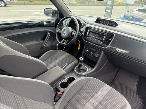 Used 2014 Volkswagen Beetle R-Line image 18