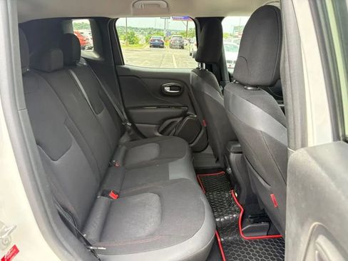Used 2020 Jeep Renegade Trailhawk w/ Cold Weather Group AWD/4WD image 17