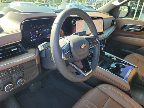 Used 2025 Chevrolet Tahoe High Country RWD image 16