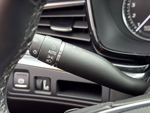 Certified 2025 Cadillac XT5 Premium Luxury image 15