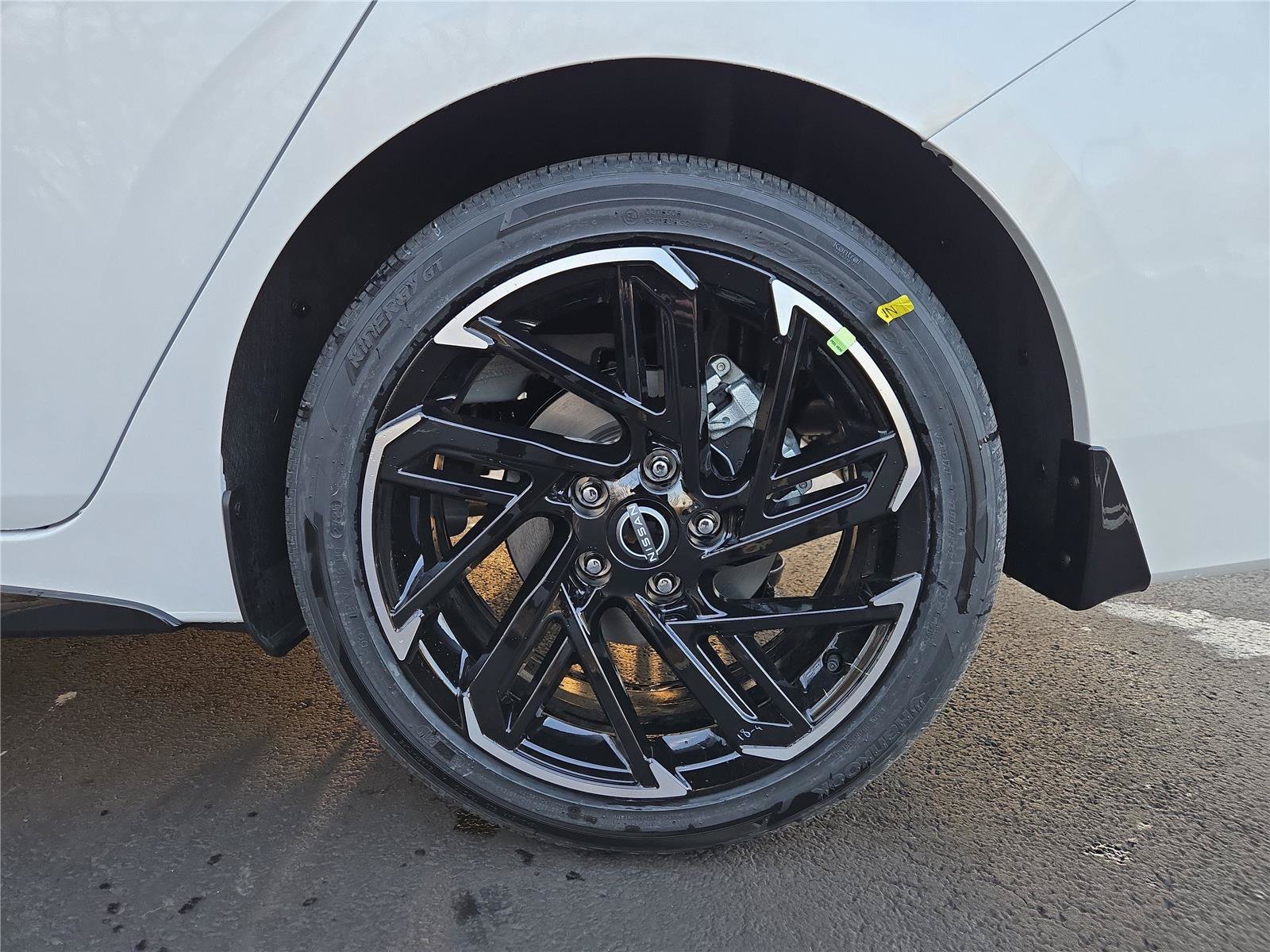 New 2026 Nissan Sentra SR w/ SR Premium Package FWD image 9