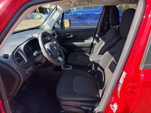 Used 2023 Jeep Renegade Latitude image 11