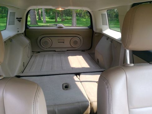 Used 2015 Jeep Patriot High Altitude AWD/4WD image 39