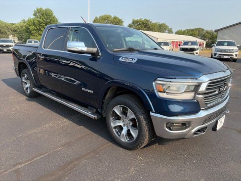 Used 2019 RAM 1500 Laramie AWD/4WD image 7