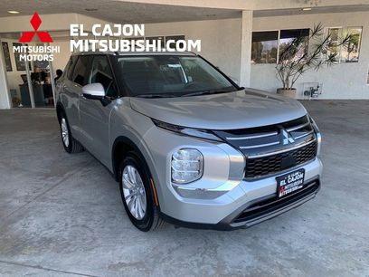 New 2025 Mitsubishi Outlander ES