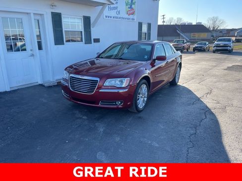Used 2014 Chrysler 300 Base w/ Driver Convenience Group image 2