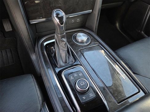 Used 2024 INFINITI QX80 Luxe image 11