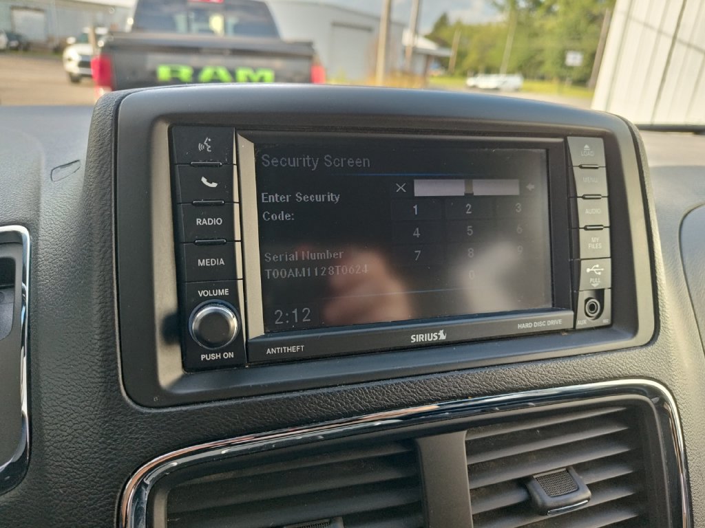 Used 2018 Dodge Grand Caravan SXT FWD image 19