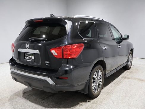 Used 2019 Nissan Pathfinder SL image 2