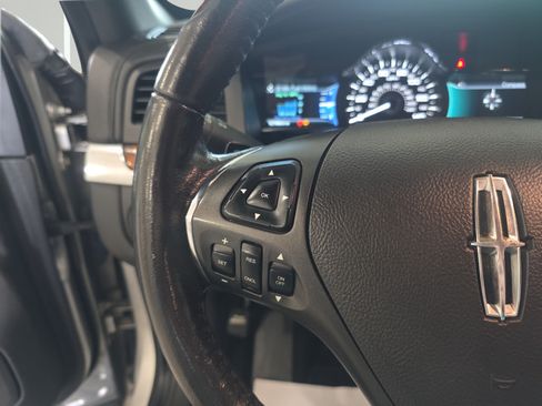 Used 2016 Lincoln MKS FWD image 15