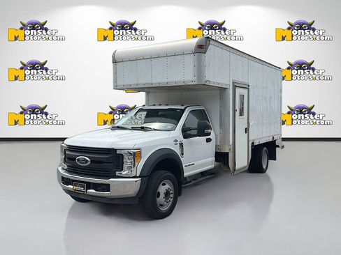 Used 2017 Ford F550 2WD Regular Cab Super Duty image 1