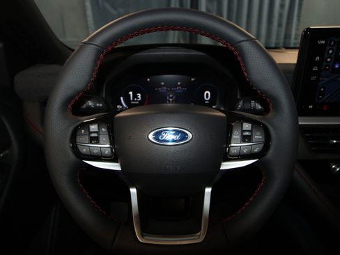 New 2026 Ford Explorer ST-Line w/ ST-Line Street Pack image 11