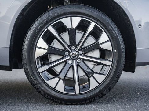 New 2026 Volvo XC60 B5 Plus w/ Protection Package Premier image 17