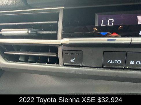 Used 2022 Toyota Sienna XSE w/ XSE Plus Package AWD/4WD image 31