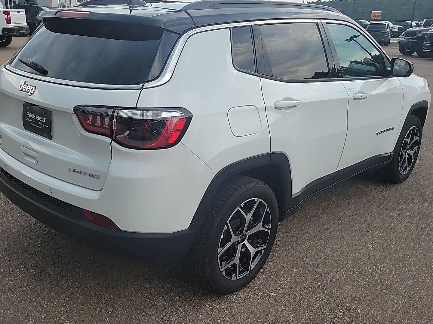 Certified 2025 Jeep Compass Limited AWD/4WD image 19