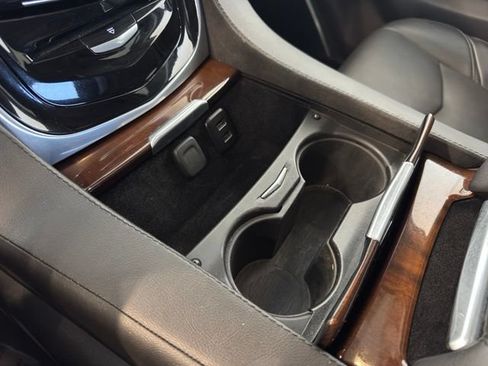 Used 2020 Cadillac Escalade Premium Luxury AWD/4WD image 22