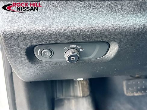 Used 2023 Chevrolet Traverse LT image 22