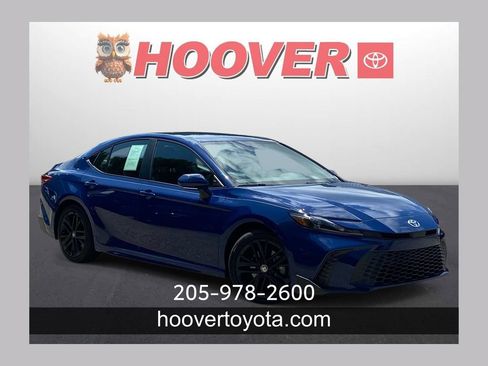 Used 2025 Toyota Camry SE w/ Convenience Package FWD image 1