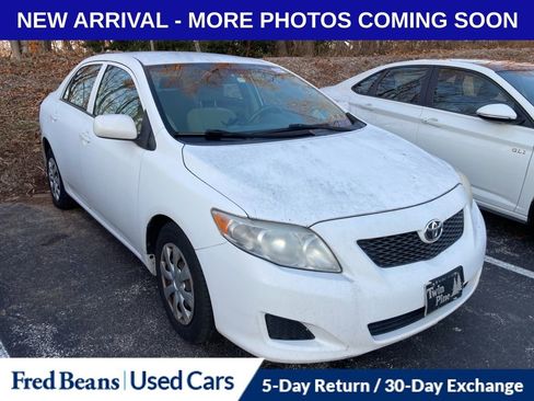 Used 2010 Toyota Corolla LE image 1
