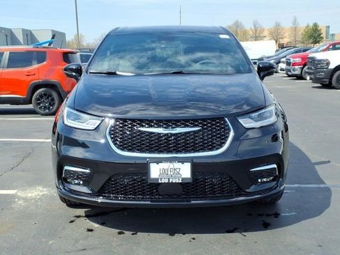 New 2026 Chrysler Pacifica Select AWD/4WD image 26