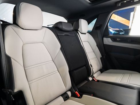 New 2026 Porsche Cayenne S image 39