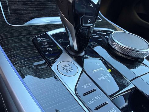 Used 2021 BMW X7 xDrive40i w/ M Sport Package image 45