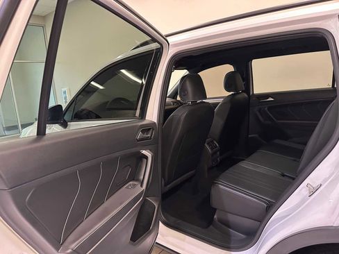 Used 2022 Volkswagen Tiguan SE R-Line AWD/4WD image 36