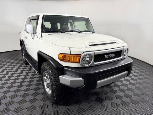 Used 2013 Toyota FJ Cruiser 4WD image 5