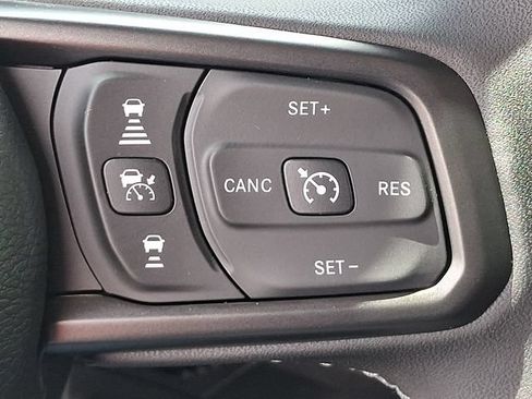 Used 2025 Jeep Wrangler Unlimited Rubicon AWD/4WD image 22