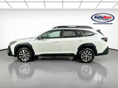 Used 2024 Subaru Outback Premium image 8