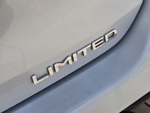 Used 2023 Toyota Highlander Limited AWD/4WD image 7