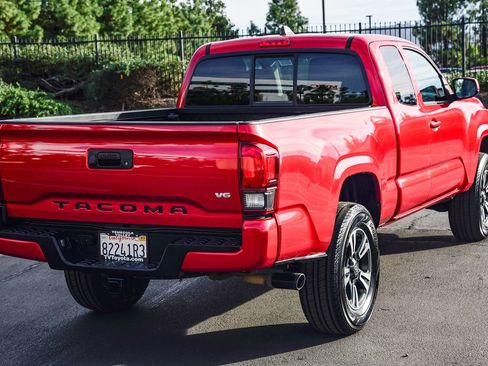 Used 2023 Toyota Tacoma SR image 7