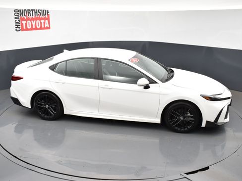 Used 2025 Toyota Camry SE w/ Convenience Package image 22