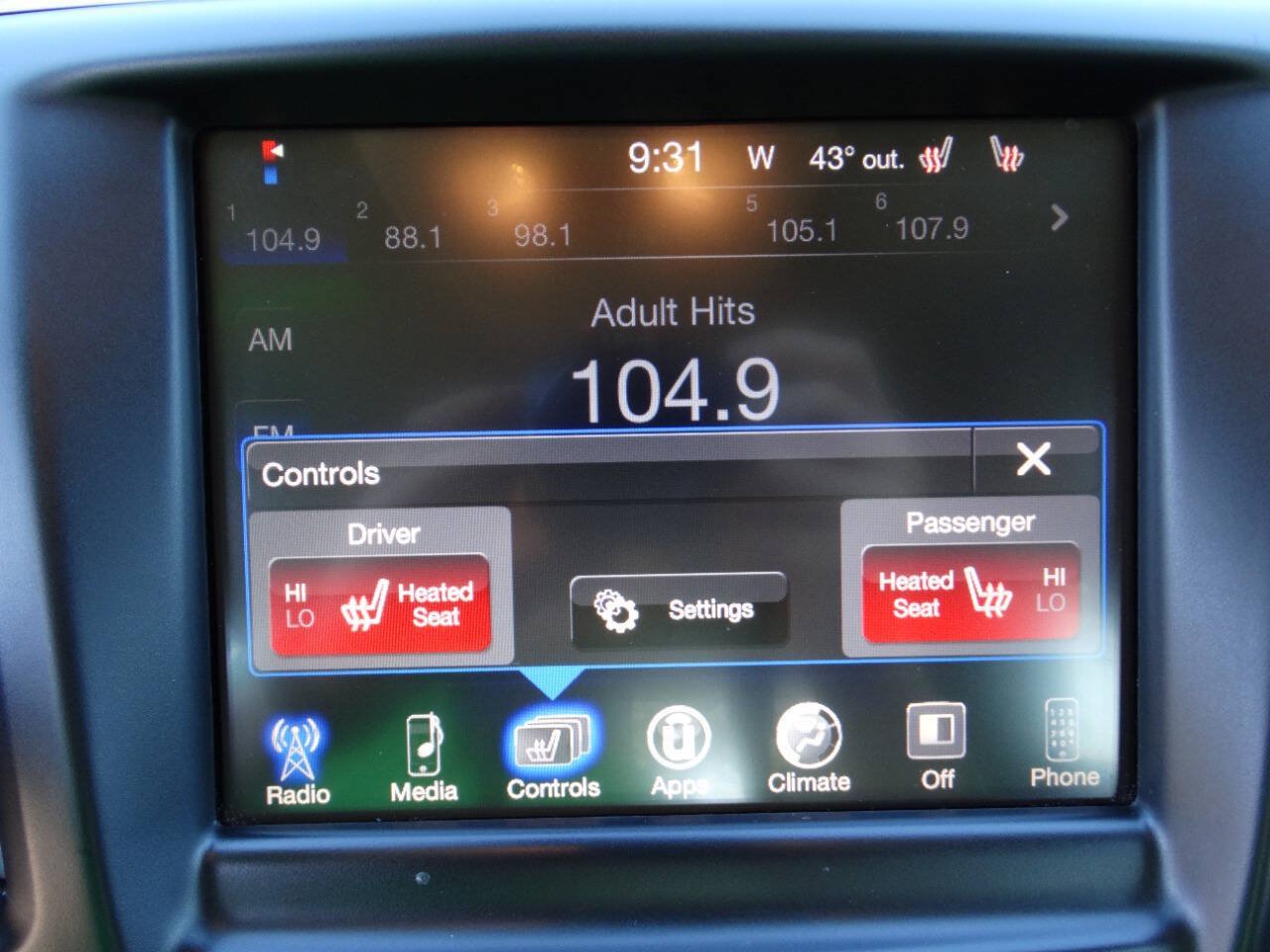 Used 2016 Chrysler 200 Limited FWD image 22