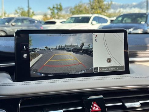 Used 2025 Genesis G70 2.5T image 11