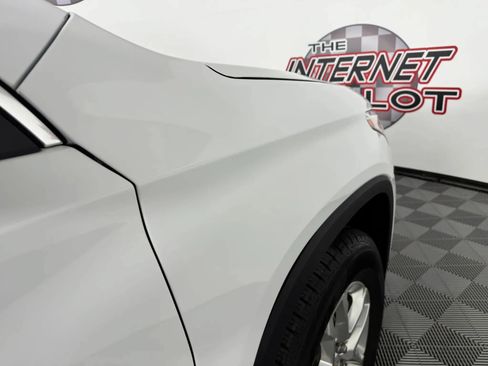 Used 2021 Chevrolet Traverse LT AWD/4WD image 32