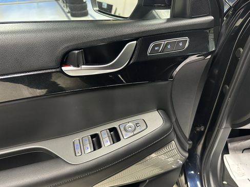 Used 2022 Hyundai Palisade Limited w/ Cargo Package image 17