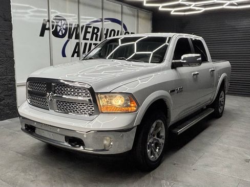 Used 2014 RAM 1500 Laramie w/ Convenience Group AWD/4WD image 3