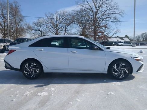 Certified 2025 Hyundai Elantra Sport image 3