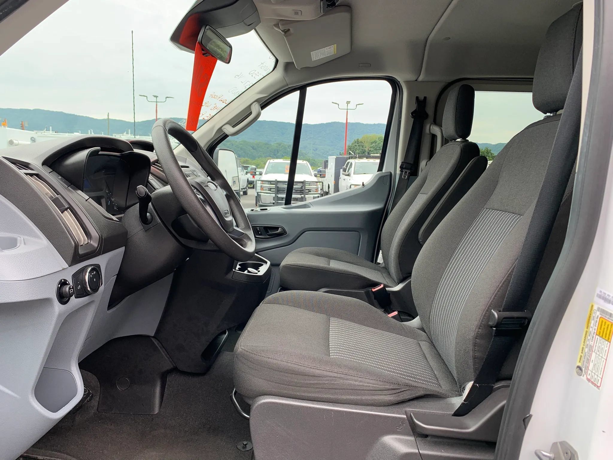 Used 2018 Ford Transit 350 XL RWD image 9