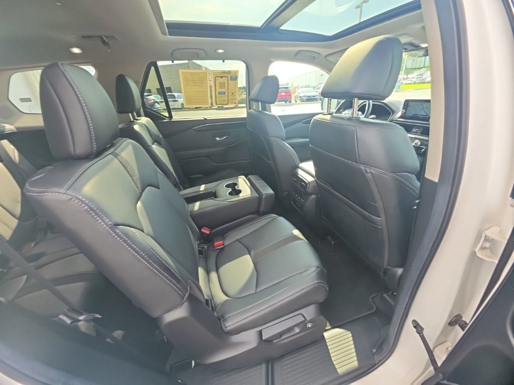 Certified 2025 Honda Pilot Touring image 32