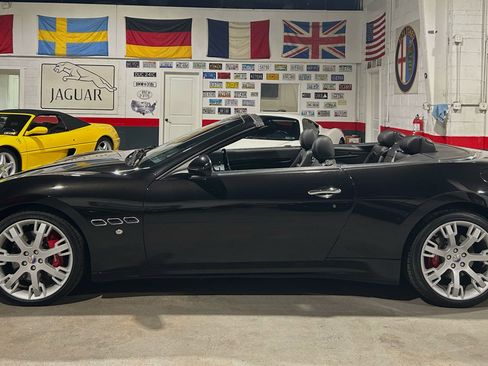 Used 2011 Maserati GranTurismo Convertible image 4