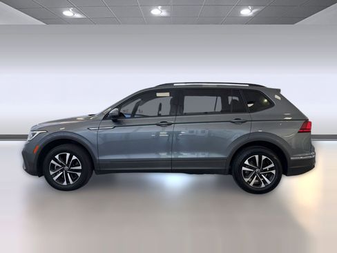 Used 2022 Volkswagen Tiguan S FWD image 2