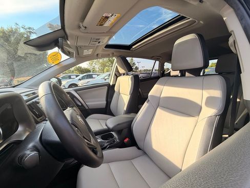 Used 2018 Toyota RAV4 Limited FWD image 21