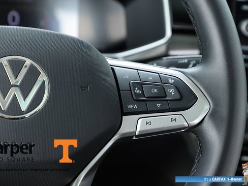 Used 2025 Volkswagen Taos SE AWD/4WD image 59