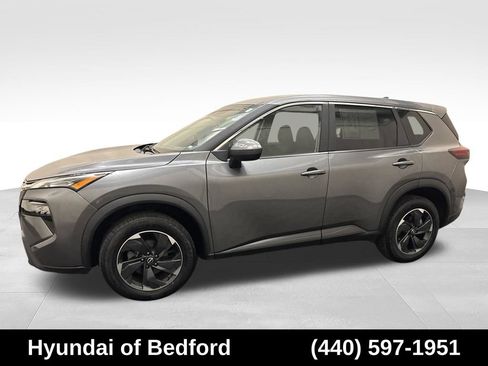 Used 2024 Nissan Rogue SV AWD/4WD image 9